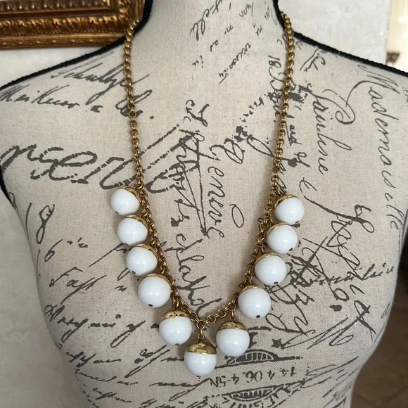Jcrew white balls and gold tone charm 26” with 4” extension stunning necklace - Picture 10 of 13